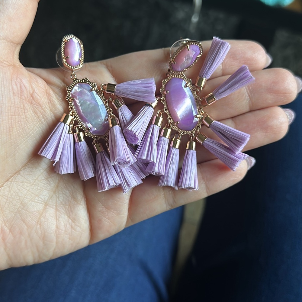 Kendra Scott Kristin lilac earrings